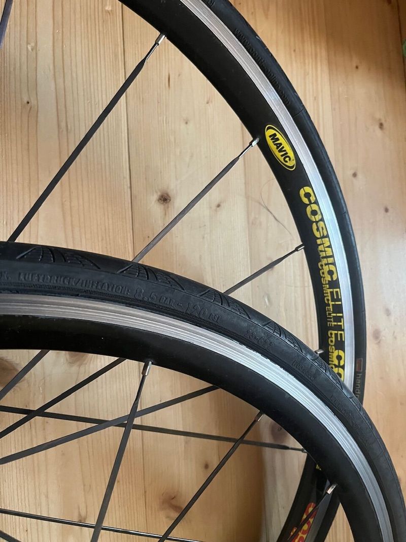 Zapletena kola Mavic Cosmic Elite, ořech Shimano