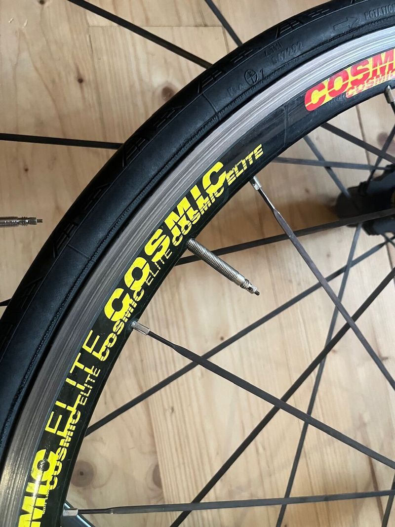 Zapletena kola Mavic Cosmic Elite, ořech Shimano