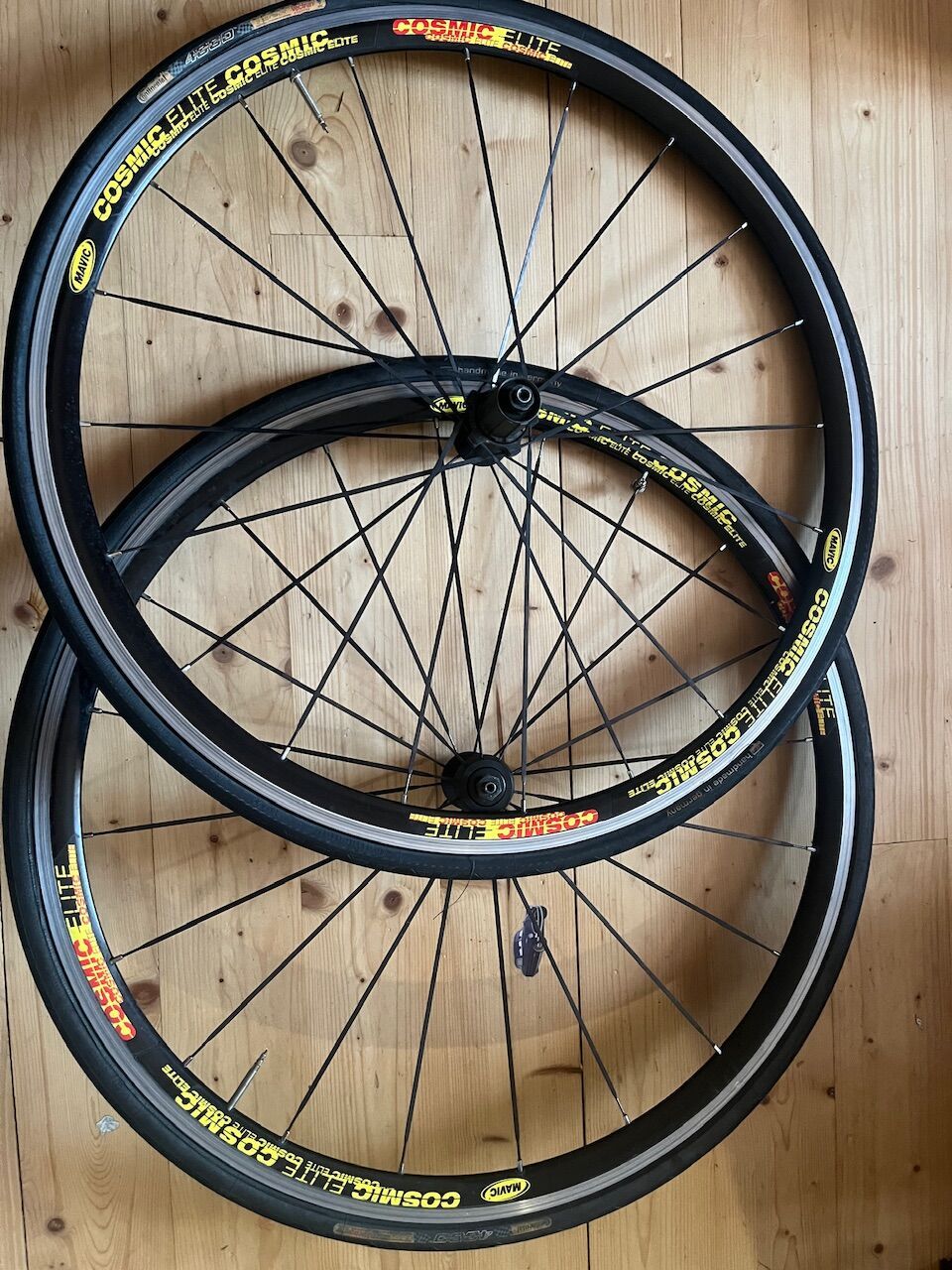 Zapletena kola Mavic Cosmic Elite, ořech Shimano