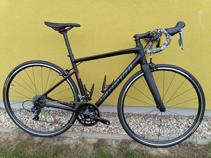 Silniční kolo specialized