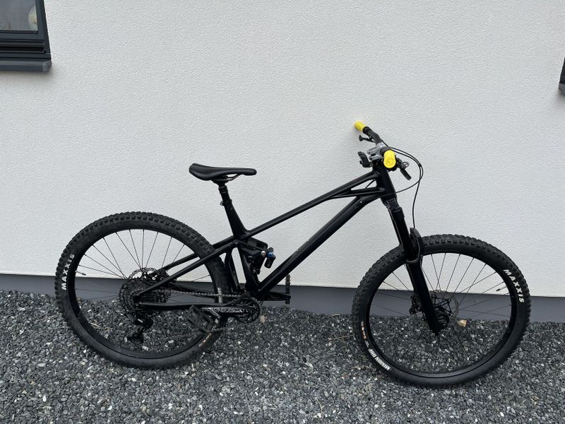 Mondraker superfoxy vel.L