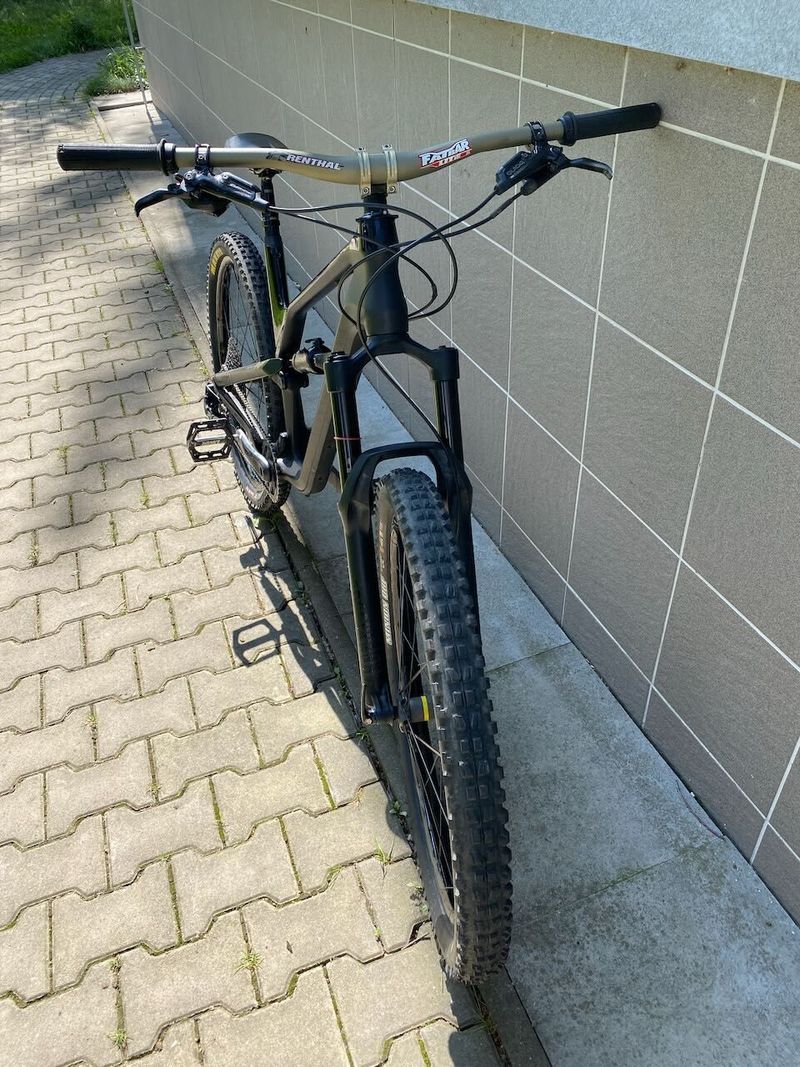 Canyon Spectral CF 9.0 Pro, velikost L, 27.5"