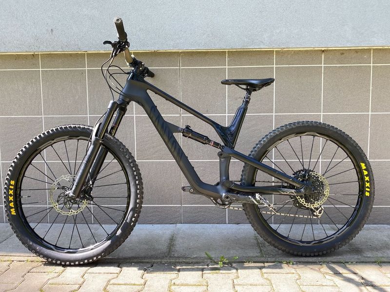 Canyon Spectral CF 9.0 Pro, velikost L, 27.5"