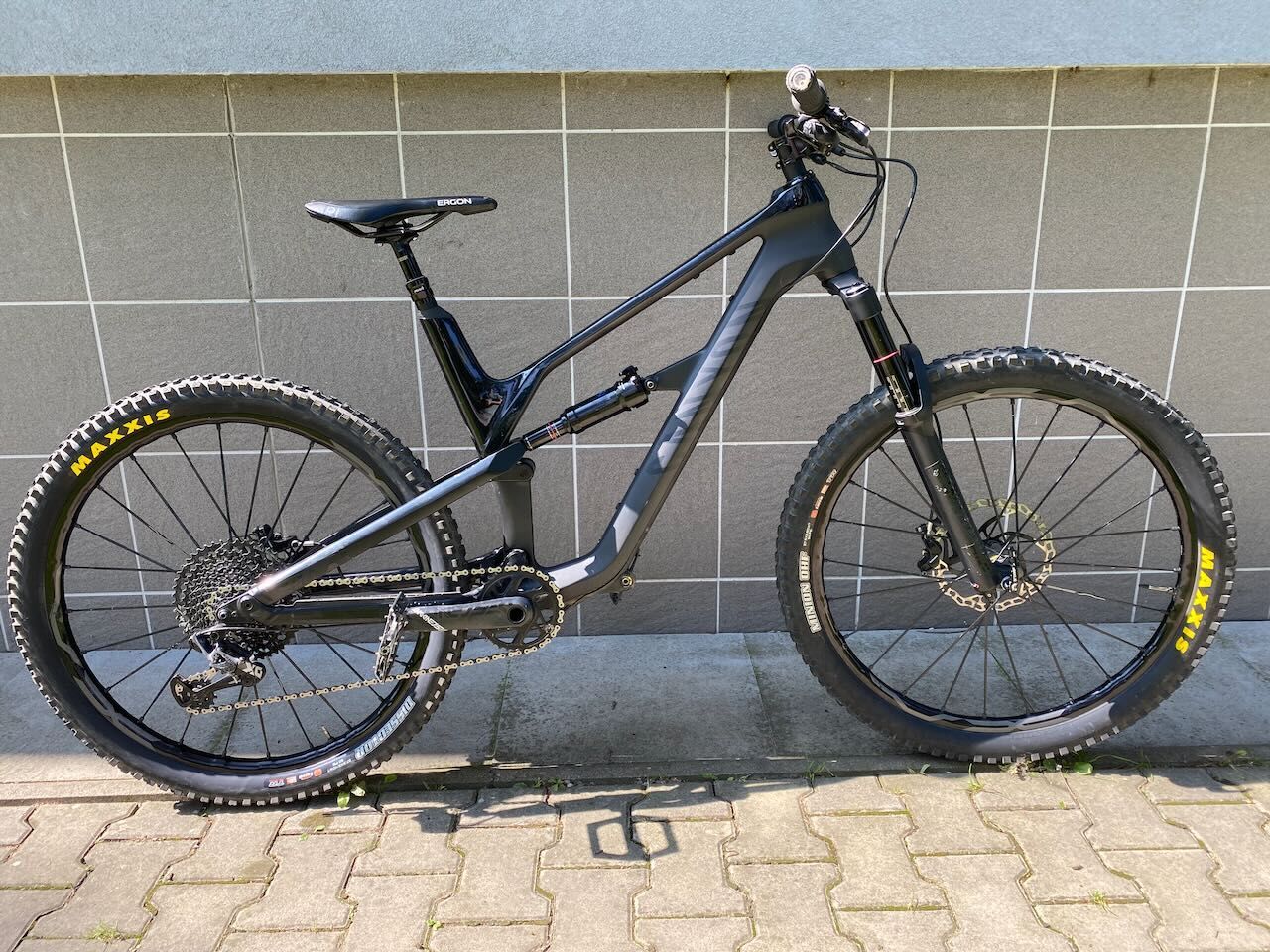 Canyon Spectral CF 9.0 Pro, velikost L, 27.5"