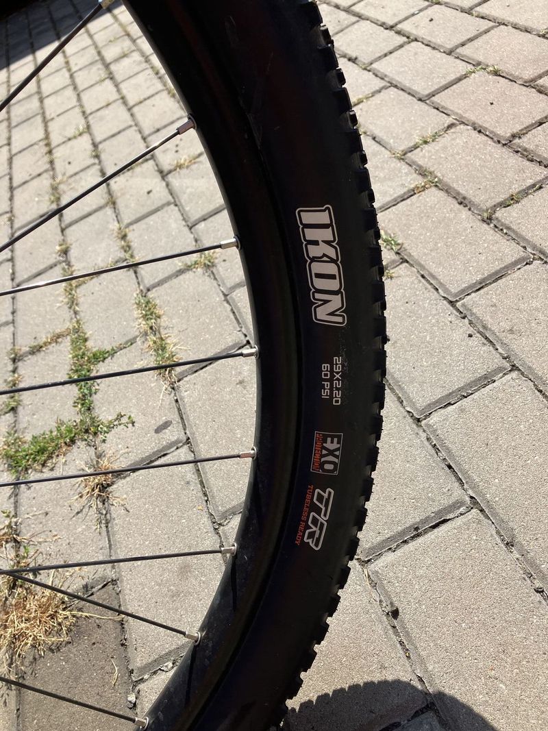 MRX Carbon fieeber MTB kolo vel.19"