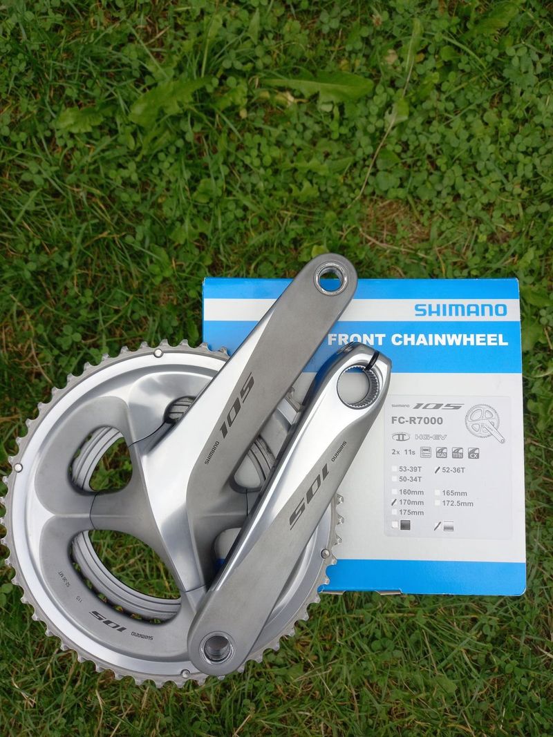 Shimano 105 FC-R7000, 170 mm, 52-36, 2x11s.