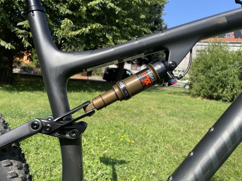 Záruka: Specialized Epic Evo Comp (remote lockout)