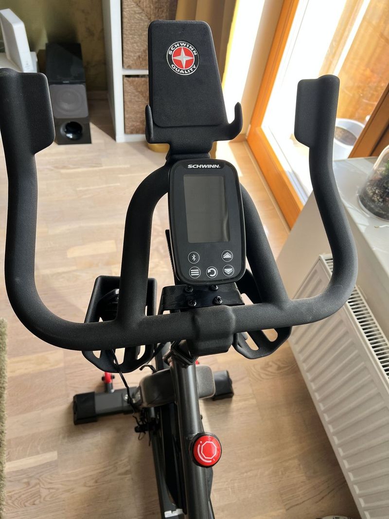 Prodám nový Cyklotrenažér SCHWINN IC800 Zwift