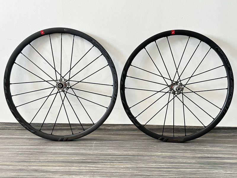 Prodám FULCRUM Racing Zero DB Disc