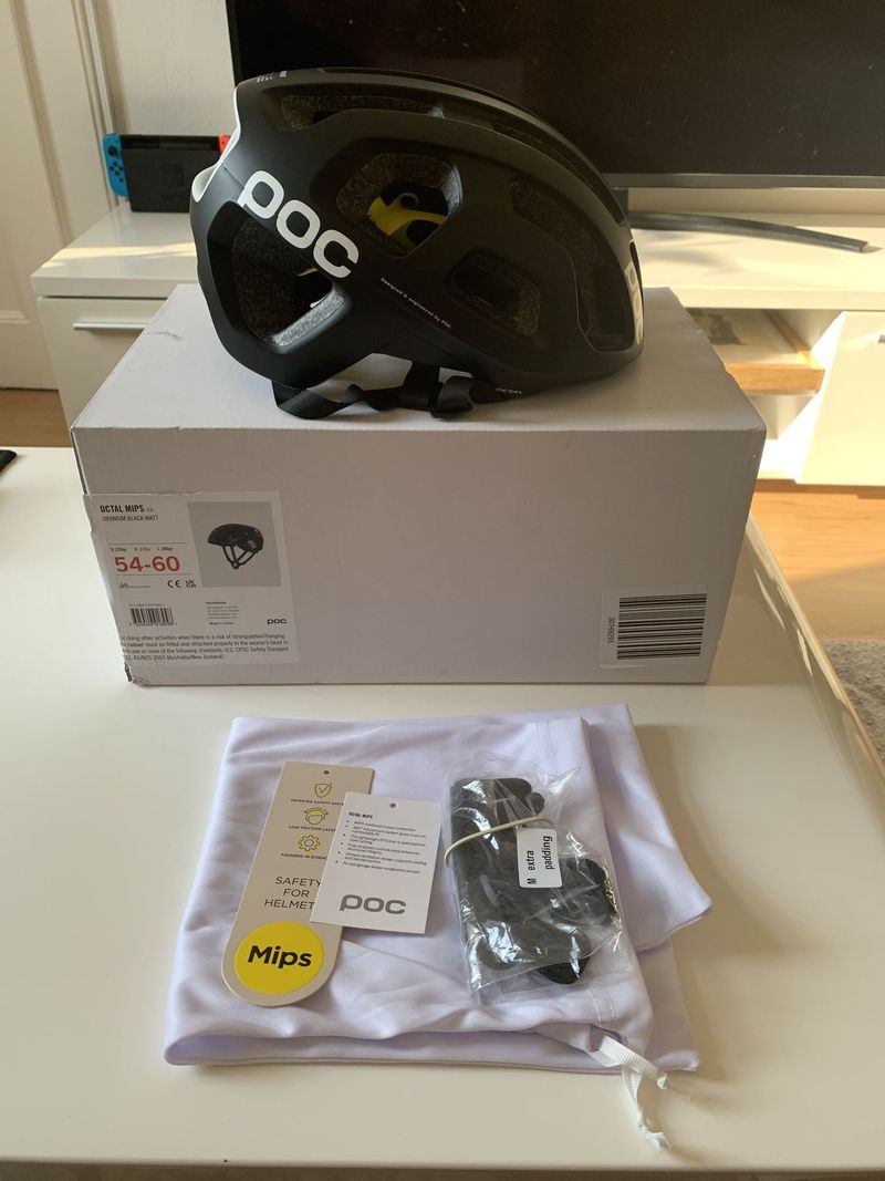 POC Octal Mips - vel.M (black matt) 