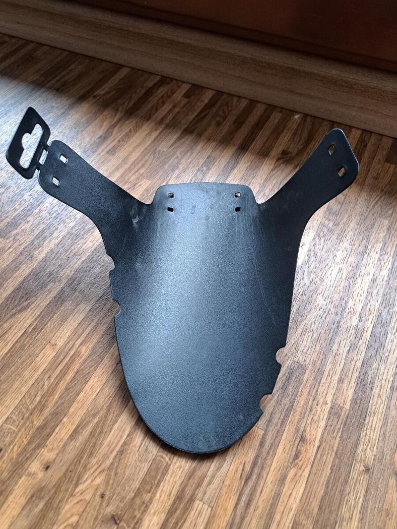 Přední blatník (mudguard) Riesel Schlamm:PE, Los Muertos