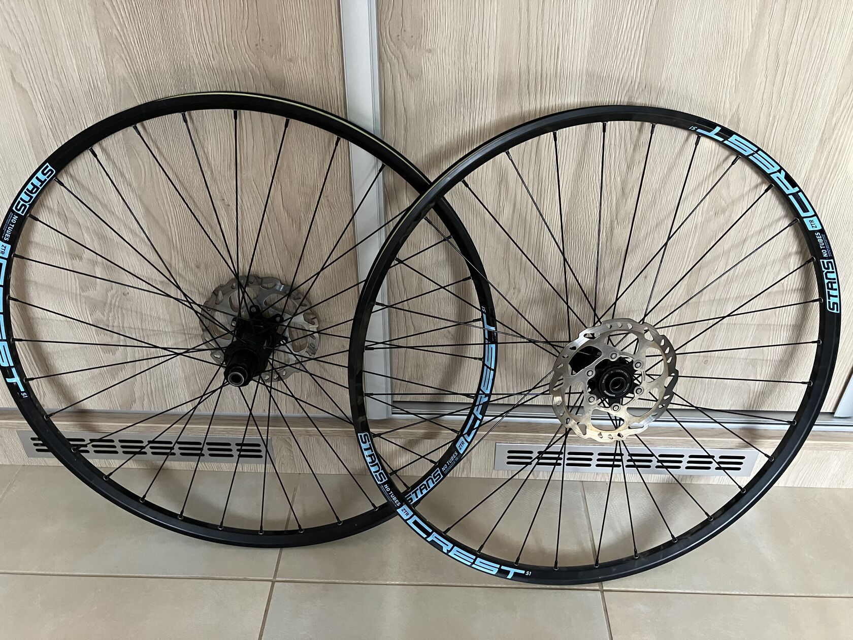 Stans no Tubes ZTR Crest S1 