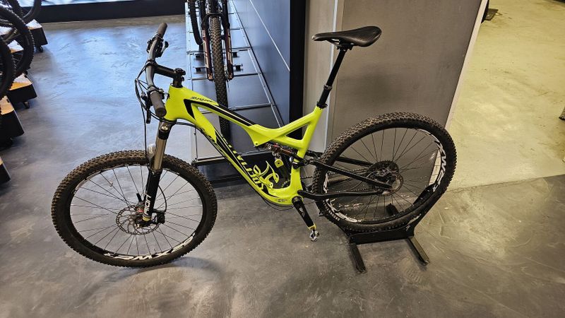 Specialized Stumpjumper trailové celoodpružené horské kolo