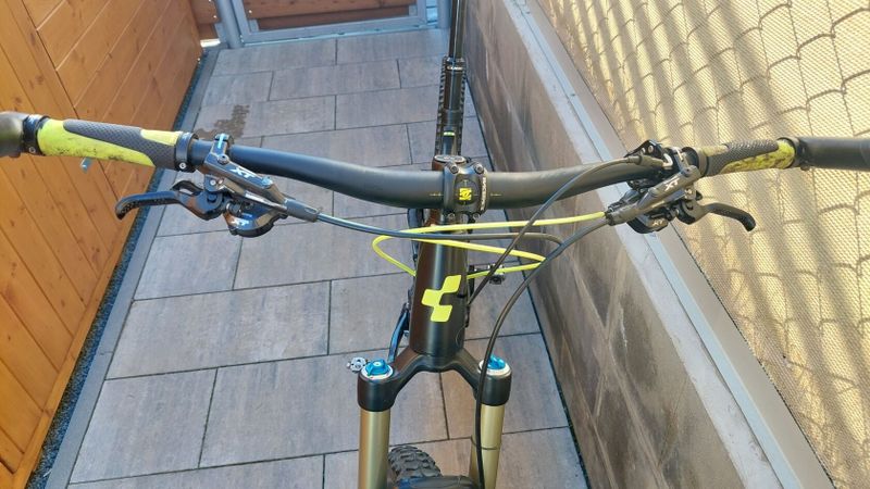 Cube Stereo 140 HPA Race 27.5 black´n´flashyellow