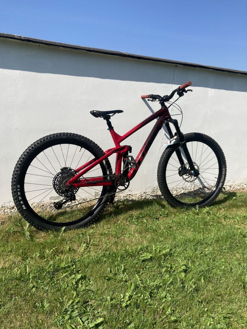 Trek slash 8