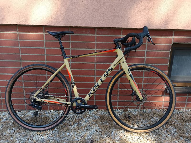  gravel kolo Kellys Soot 70, velikost L