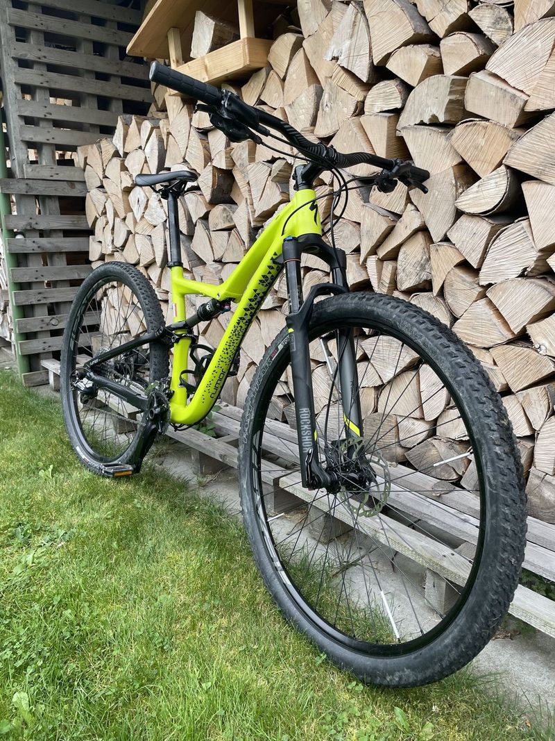 Prodám coloodpružené kolo specialized