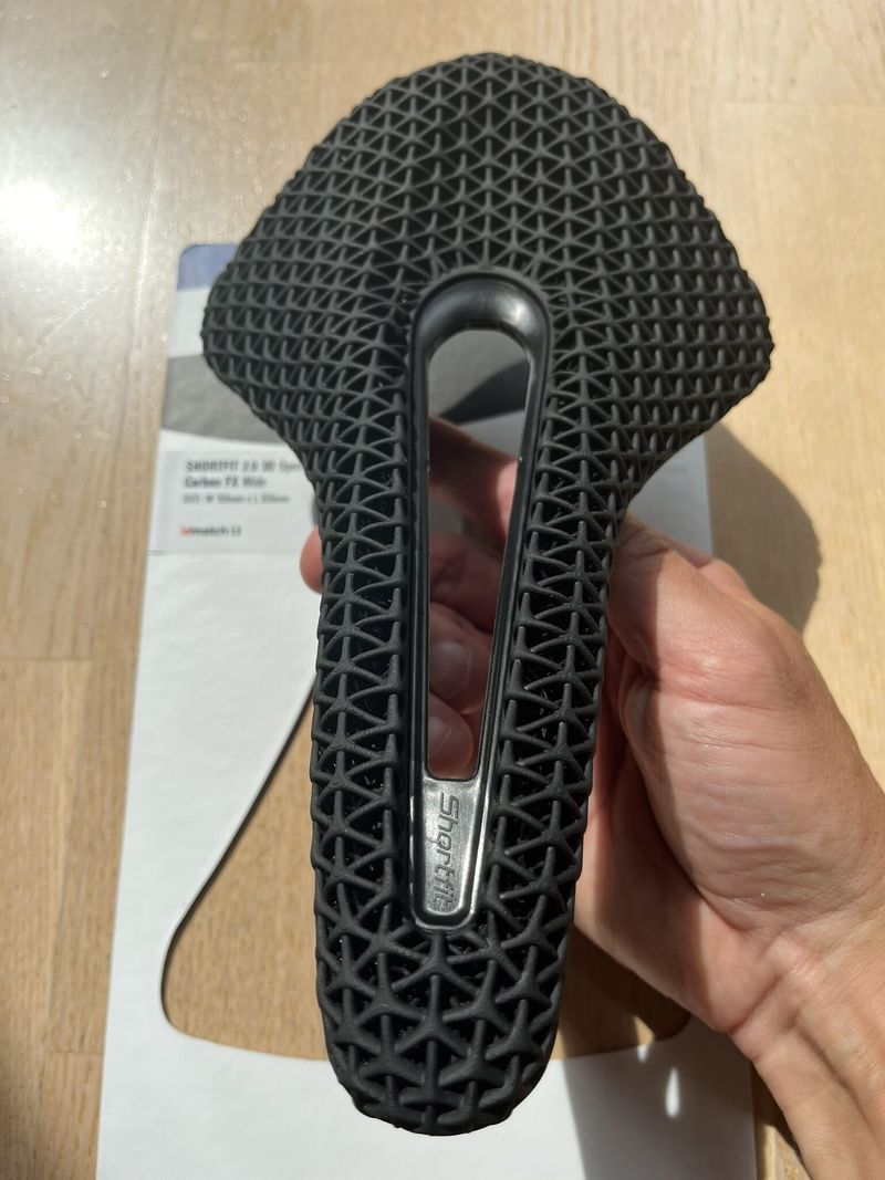 Prodám nové sedlo Selle San Marco Shortfit 2.0 3D Open-Fit Carbon FX, šíře 155 mm