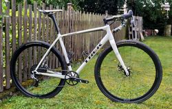 Trek Crockett (vel. 56)