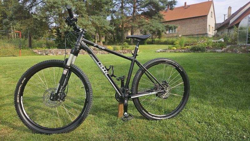 Horské kolo Radon - Shimano XT, vzduchová vidlice RockShox, RaceFace