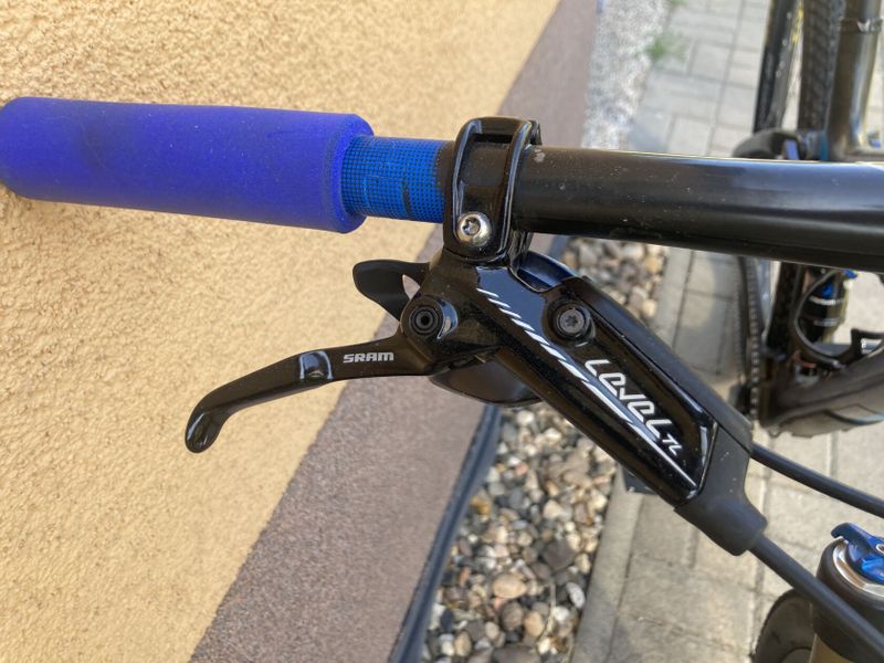 Horské / MTB kolo Felt Edict 1 - karbon