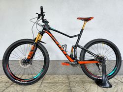 Horské kolo Scott Spark 700 Tuned Carbon 27.5″