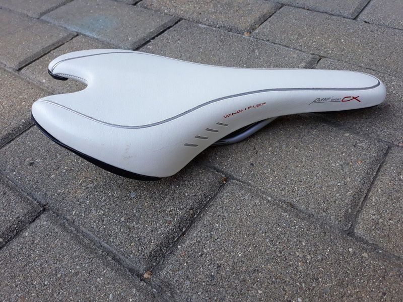 Sedlo FIZIK pavé sport CX