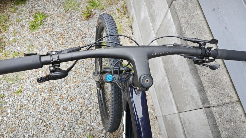 TREK Supercaliber 9.8 GX 2022 - Navy Smoke to Alpine Blue Fade