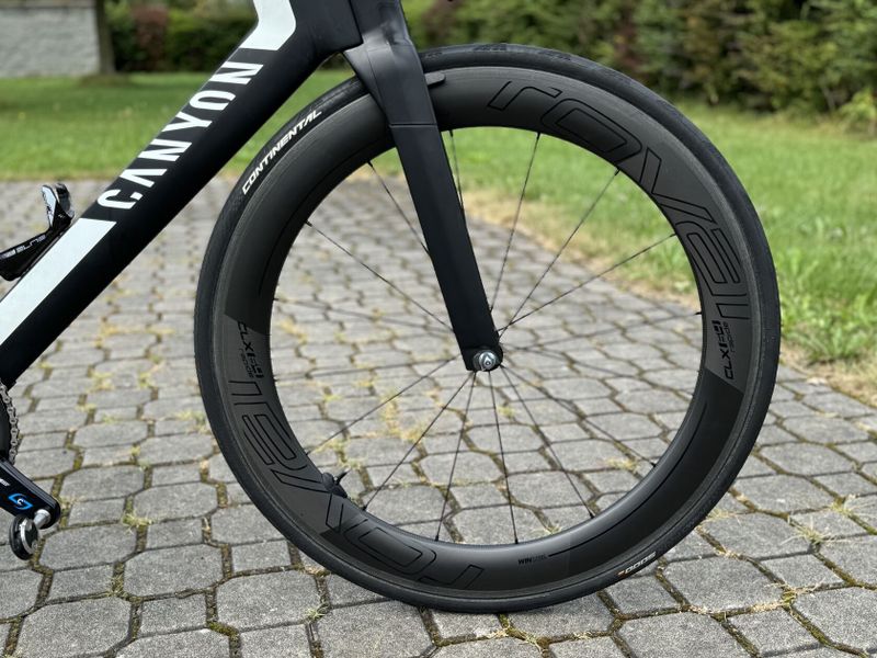 Prodám špičkové triatlonové (časovkářské) kolo Canyon Speedmax CF SLX