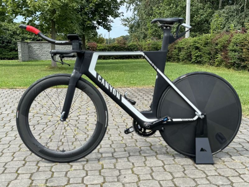 Prodám špičkové triatlonové (časovkářské) kolo Canyon Speedmax CF SLX