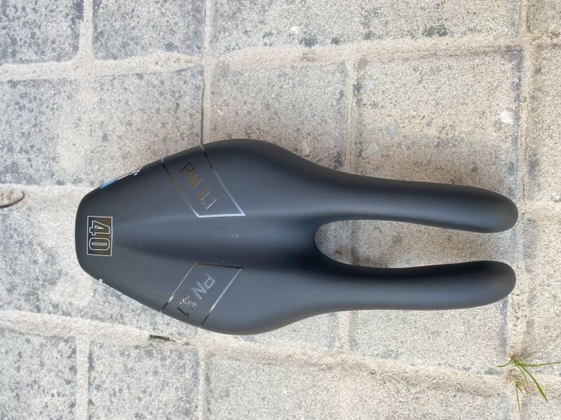 Sedlo Selle Italia Iron Tekno Flow S CarbonCeramic nebo sedlo ISM PN 3.1 