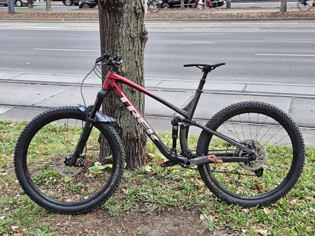 TREK FUEL EX 8 2022