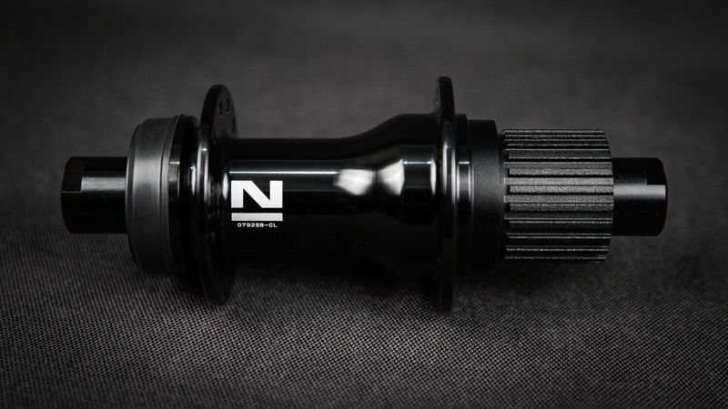 Novatec 24d Shimano (Grx) 12sp cestne naboje - MicroSpline