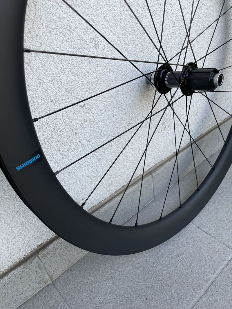 Zapletená kola Shimano WH-RS710-C46