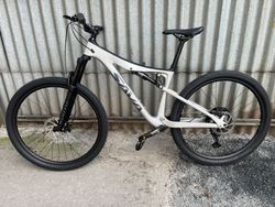 KARBONOVÉ MTB FULL SAVA BRUNI 29 6.0, VEL. M/17"