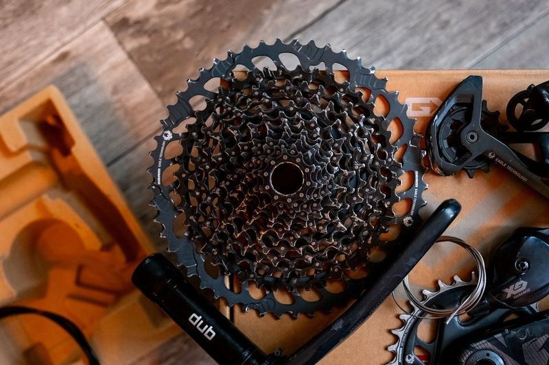 Sada SRAM GX karbon, 170mm, 32T, 10-52