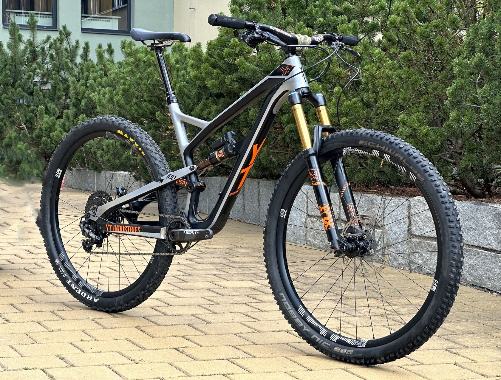 YT Jeffsy 29 CF Pro Race, 29‘‘, velikost L, 140 mm