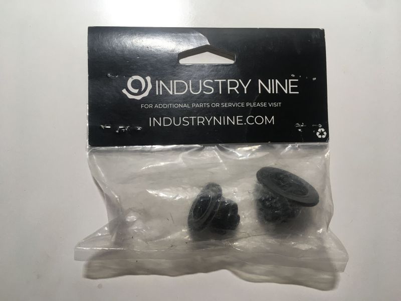 Industry Nine Hydra R (IS) Q/R Endcap Kit, 135/141