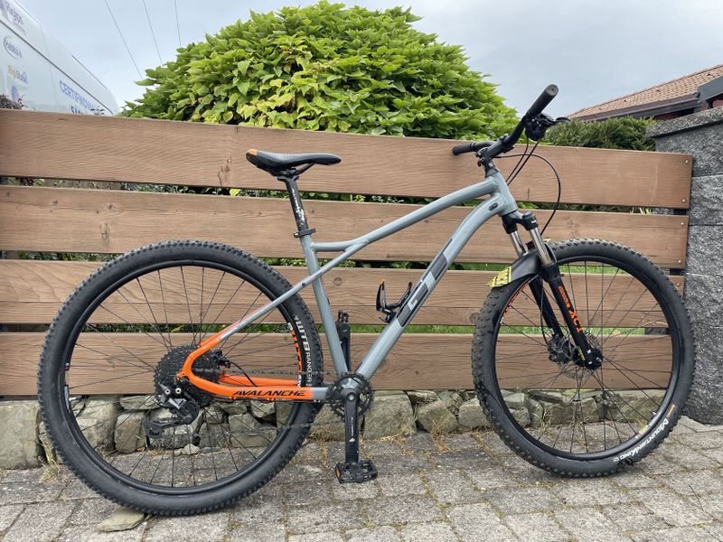 GT Avalanche 29" Sport/Comp vel. L