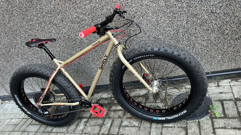 fatbike SURLY Moonlander - titan M