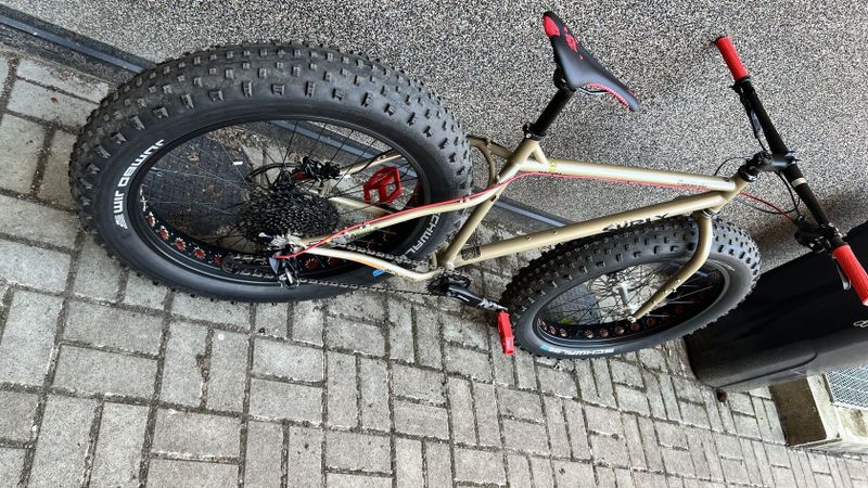 fatbike SURLY Moonlander - titan M