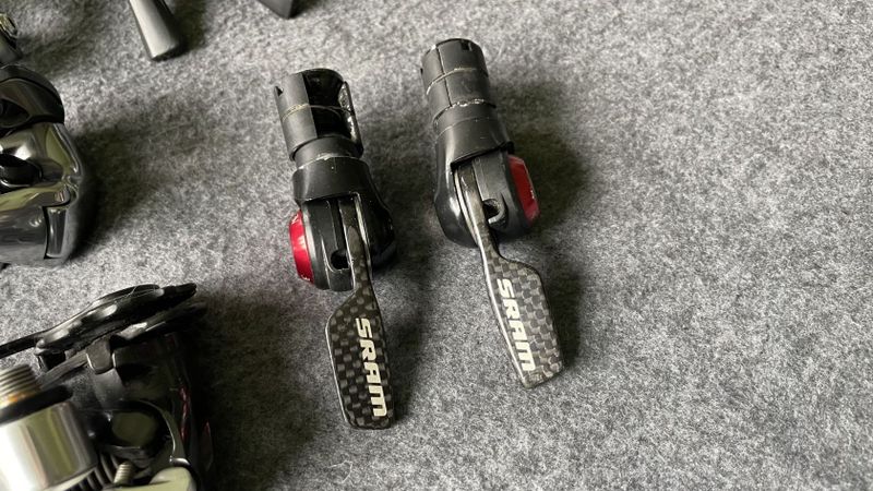 Shimano / Sram / 10+11s / brzdy řazení páčky