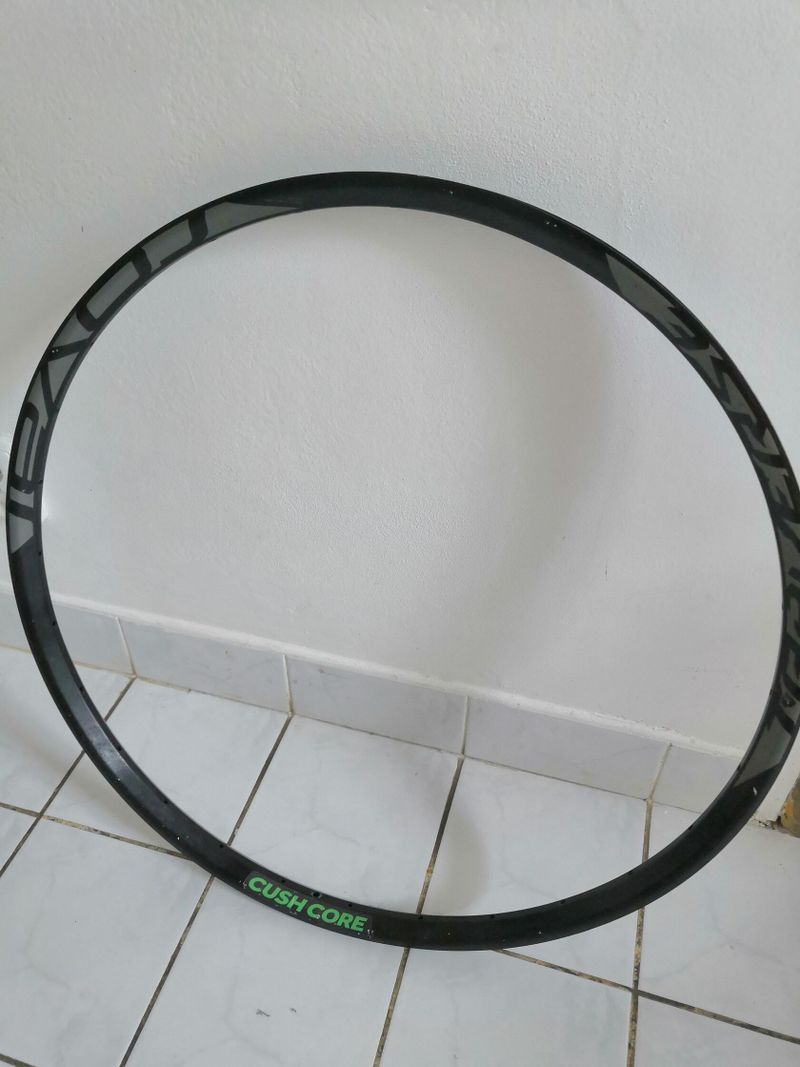  Roval Traverse 30mm Carbon 28h