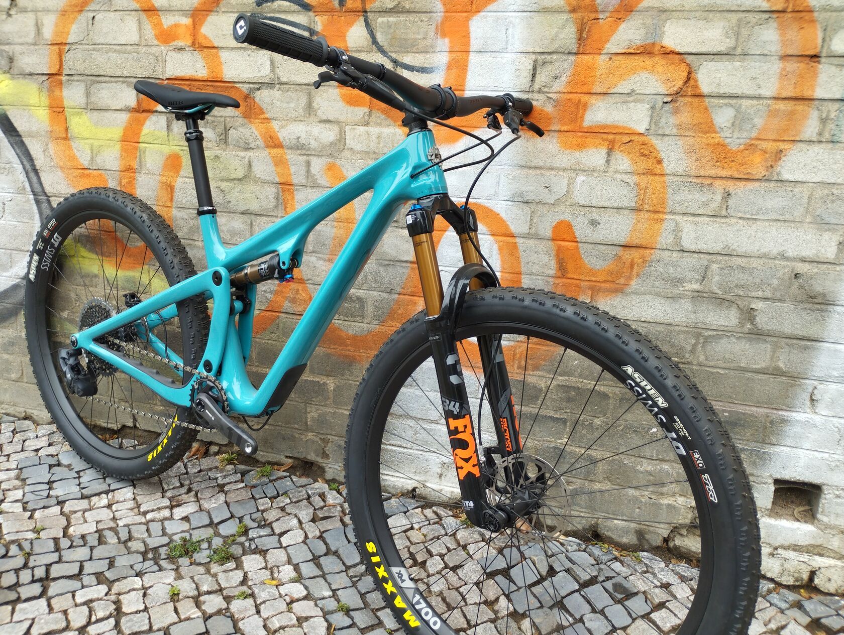 YETI SB115 kit SB115 T-Series T2 AXS 22 , velikost M, NOVÉ KOLO SE SUPER OSAZENÍM