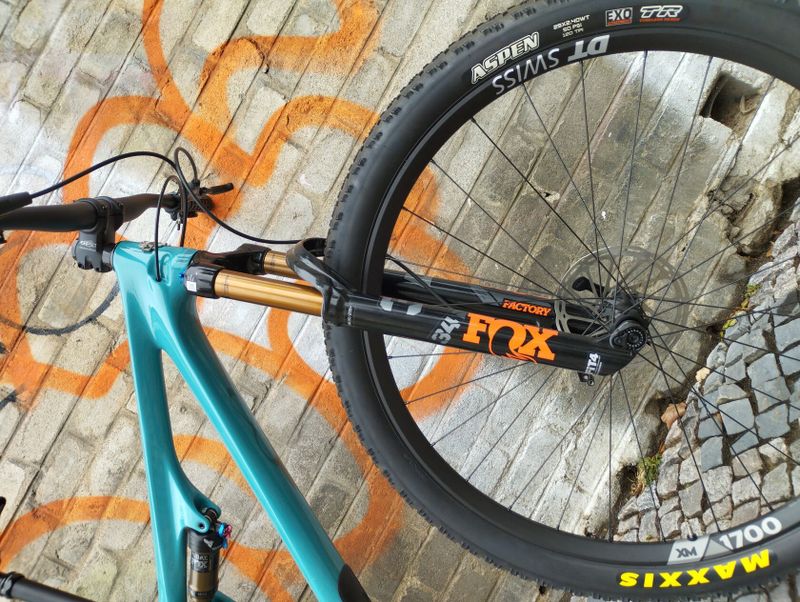 YETI SB115 kit SB115 T-Series T2 AXS 22 , velikost M, NOVÉ KOLO SE SUPER OSAZENÍM