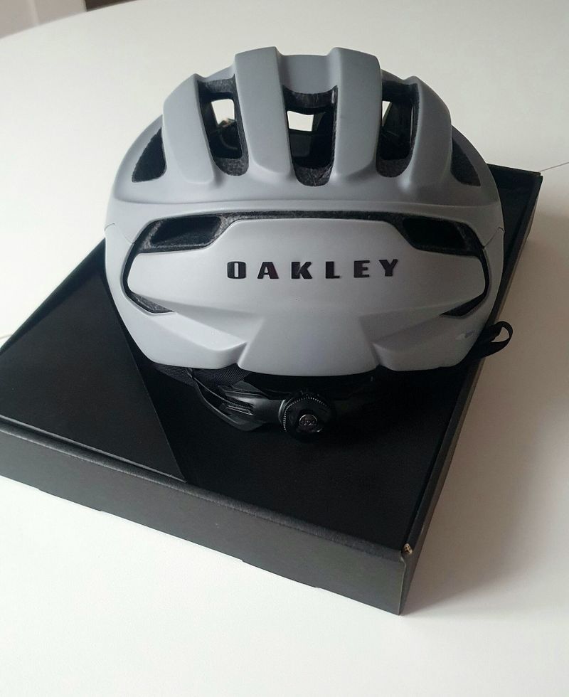 Oakley ARO 3 fog grey L