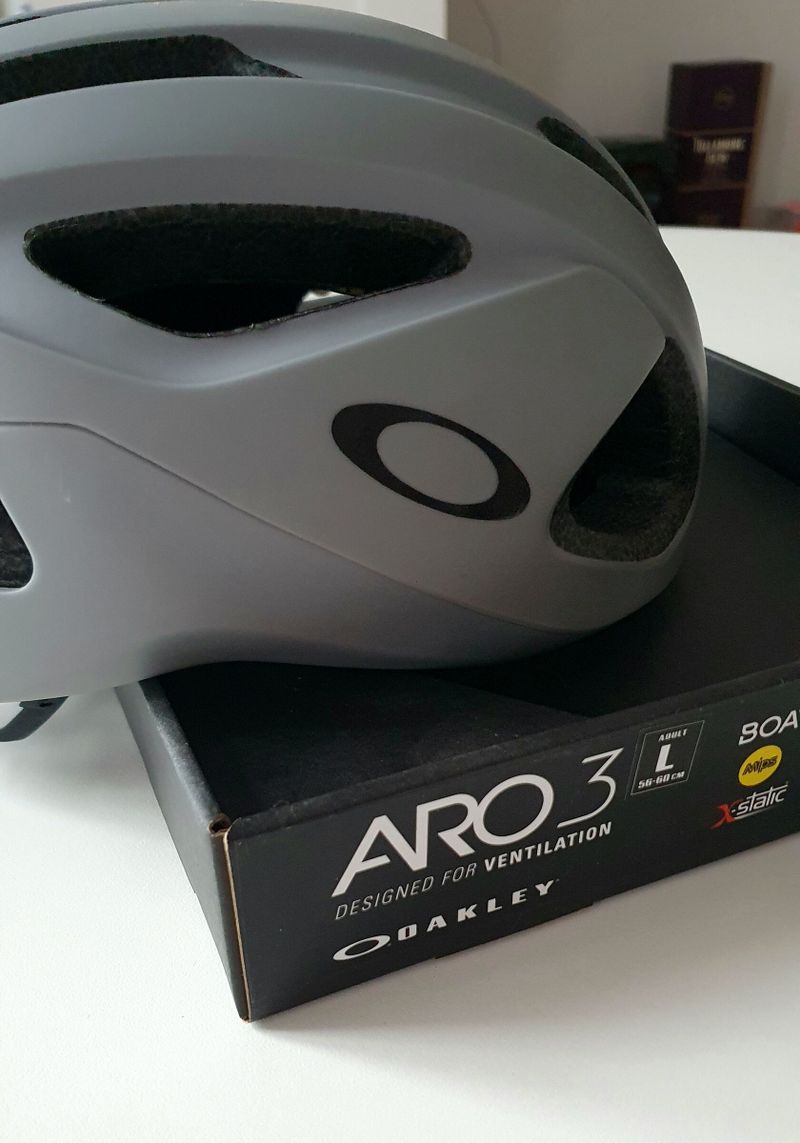 Oakley ARO 3 fog grey L