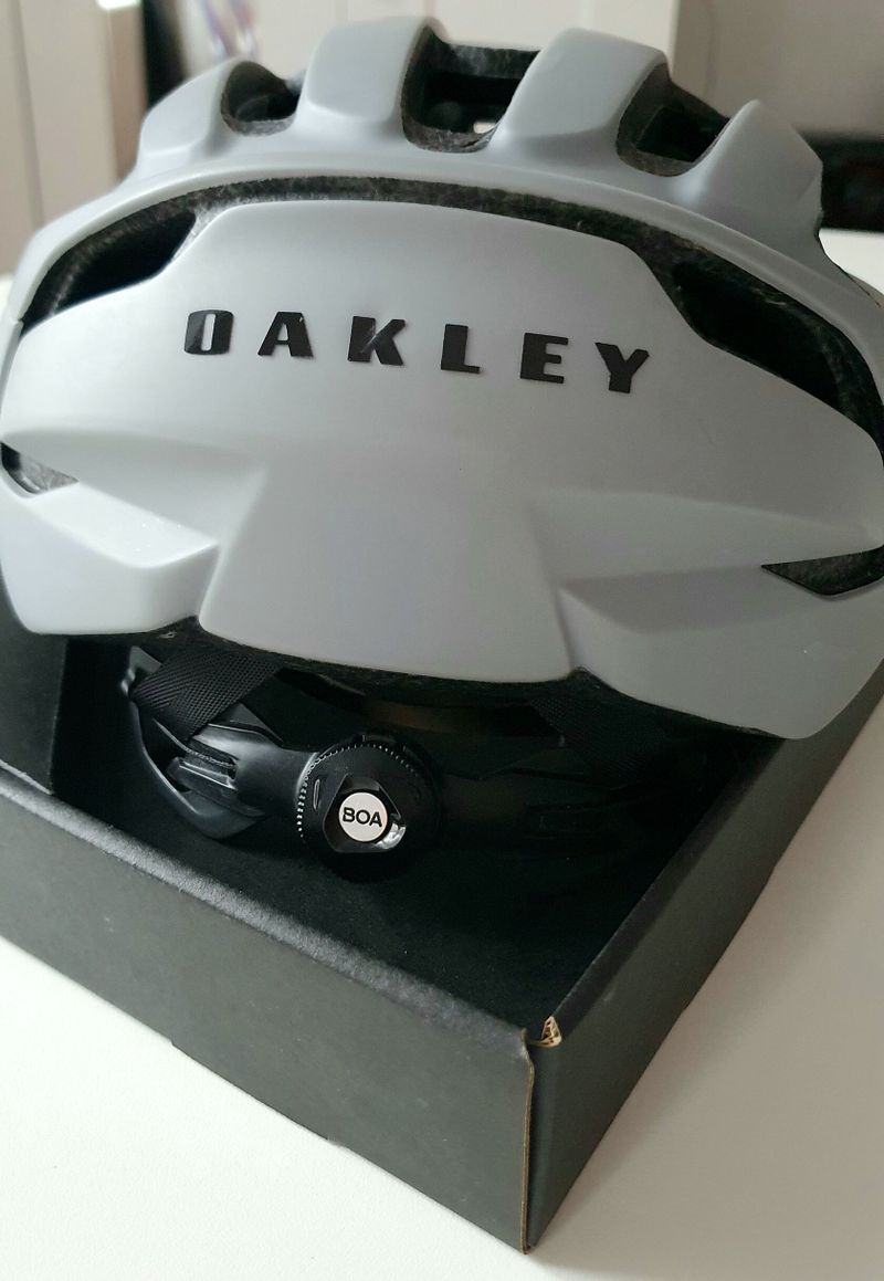 Oakley ARO 3 fog grey L