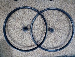 Kola Bontrager Paradigm Comp 25 TLR Disc Road Wheel 