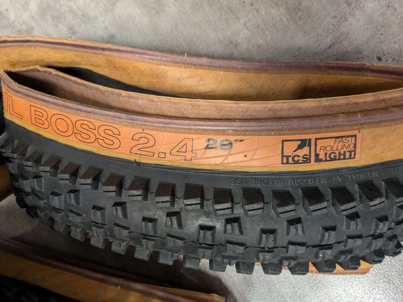 2x WTB Trail Boss 29x2,4"